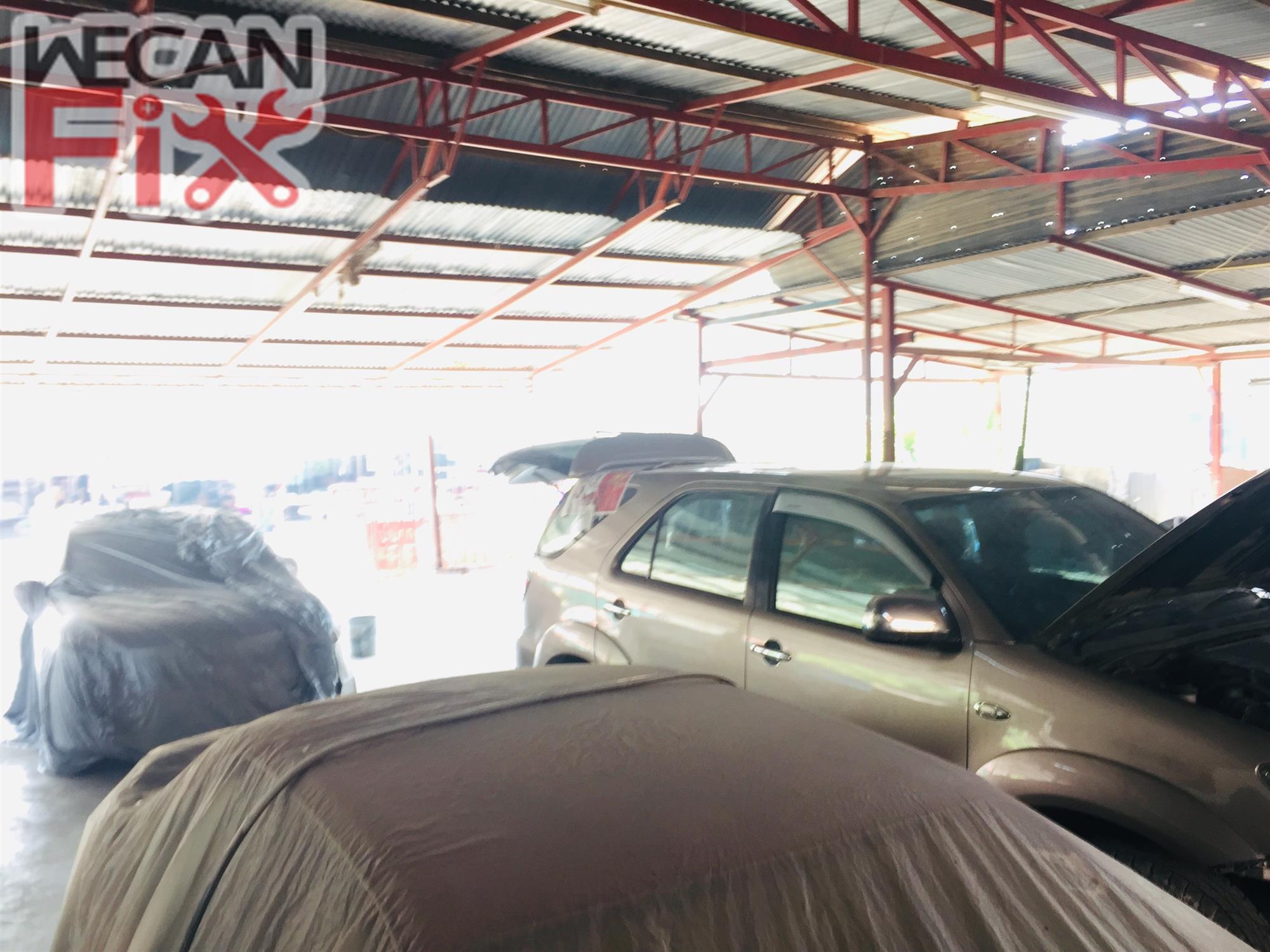 ที่จอดรถรอส่งคืนลูกค้า