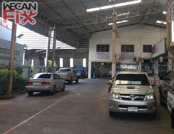 ที่จอดรถรอส่งคืนลูกค้า