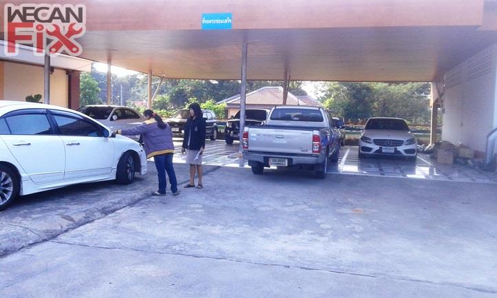 ที่จอดรถรอส่งคืนลูกค้า