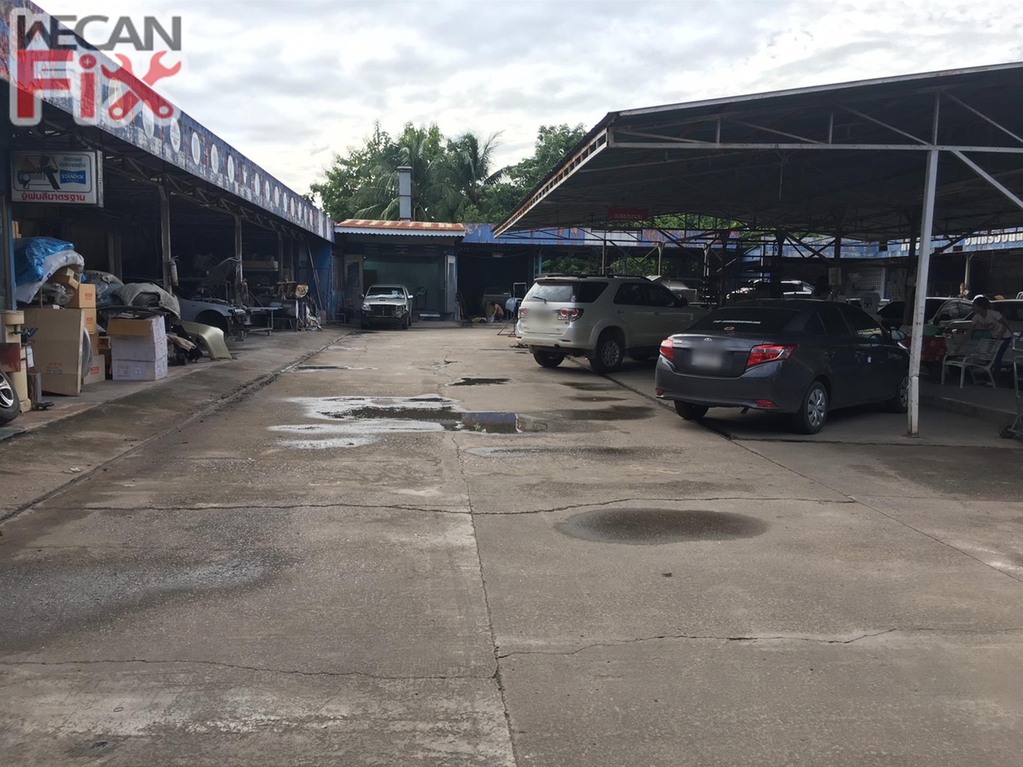 ที่จอดรถรอส่งคืนลูกค้า