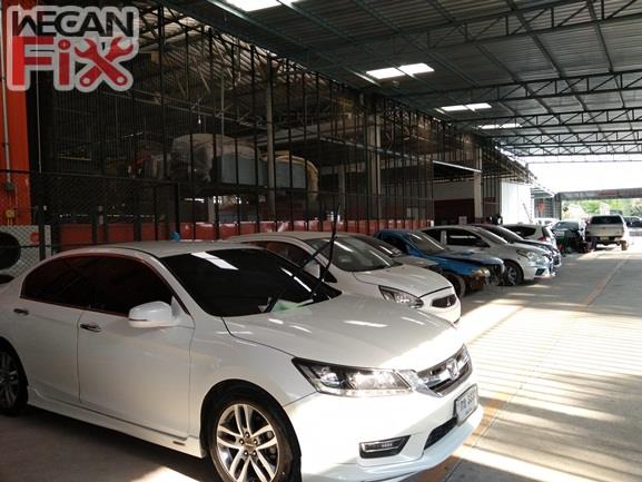 ที่จอดรถรอส่งคืนลูกค้า