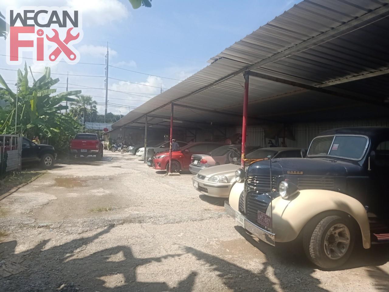 ที่จอดรถรอส่งคืนลูกค้า