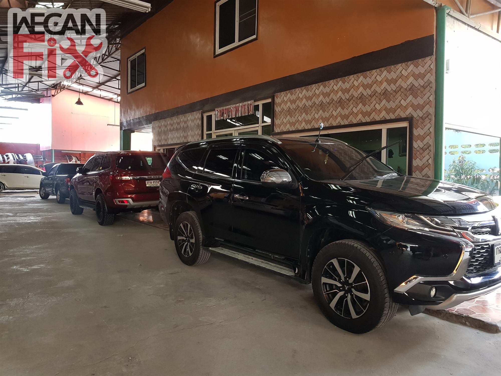 ที่จอดรถรอส่งคืนลูกค้า