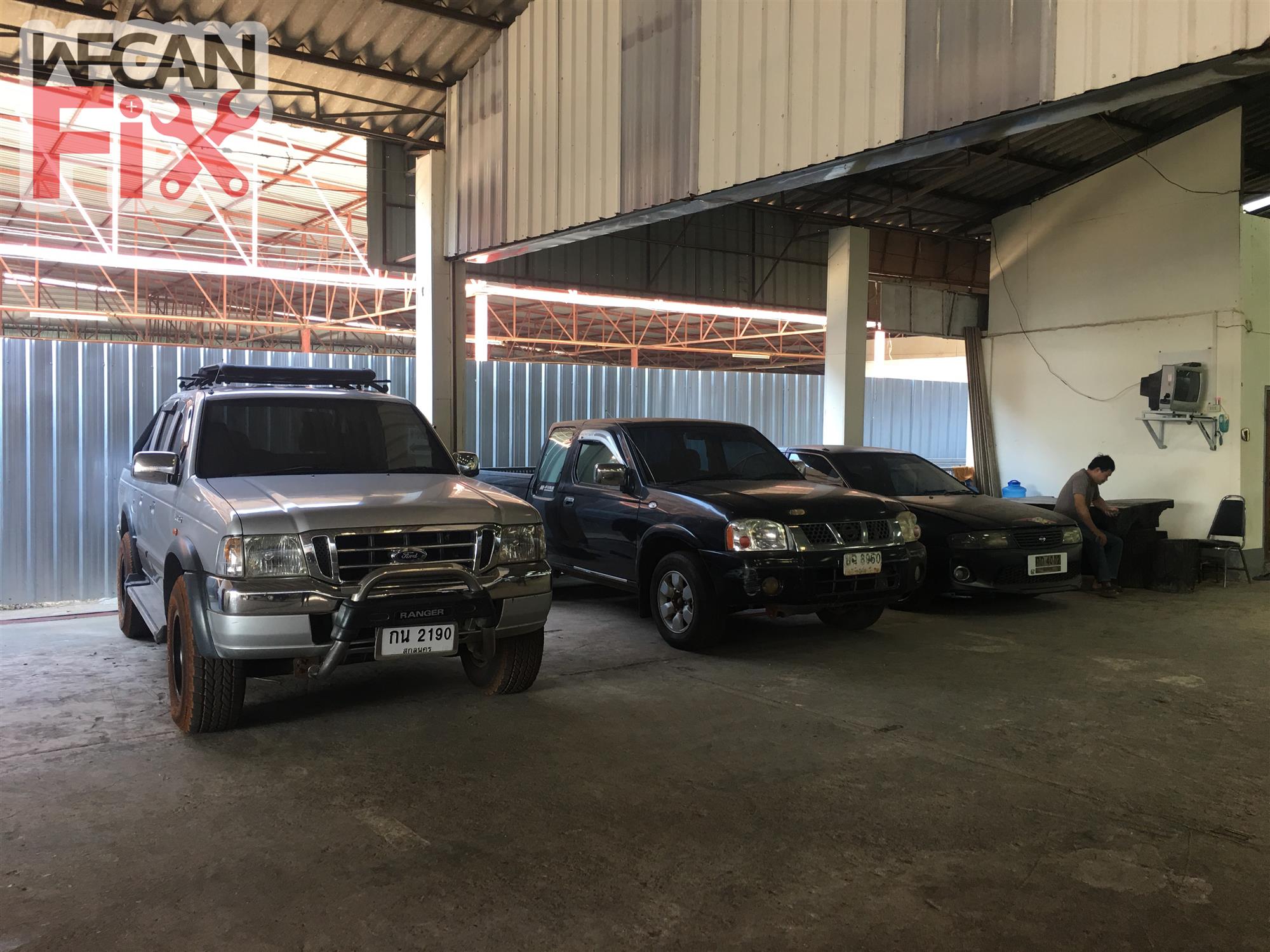 ที่จอดรถรอส่งคืนลูกค้า