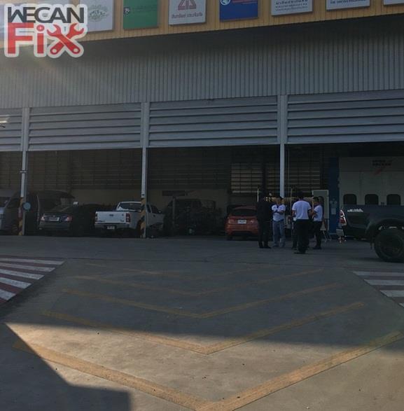 ที่จอดรถรอส่งคืนลูกค้า