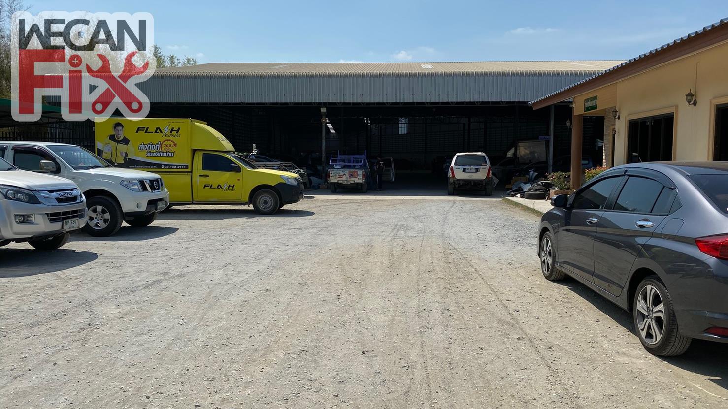 ที่จอดรถรอส่งคืนลูกค้า