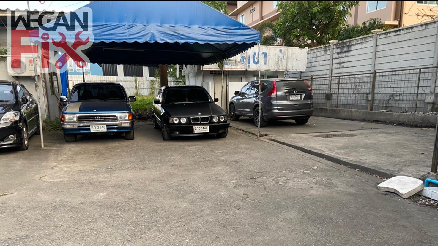 ที่จอดรถรอส่งคืนลูกค้า