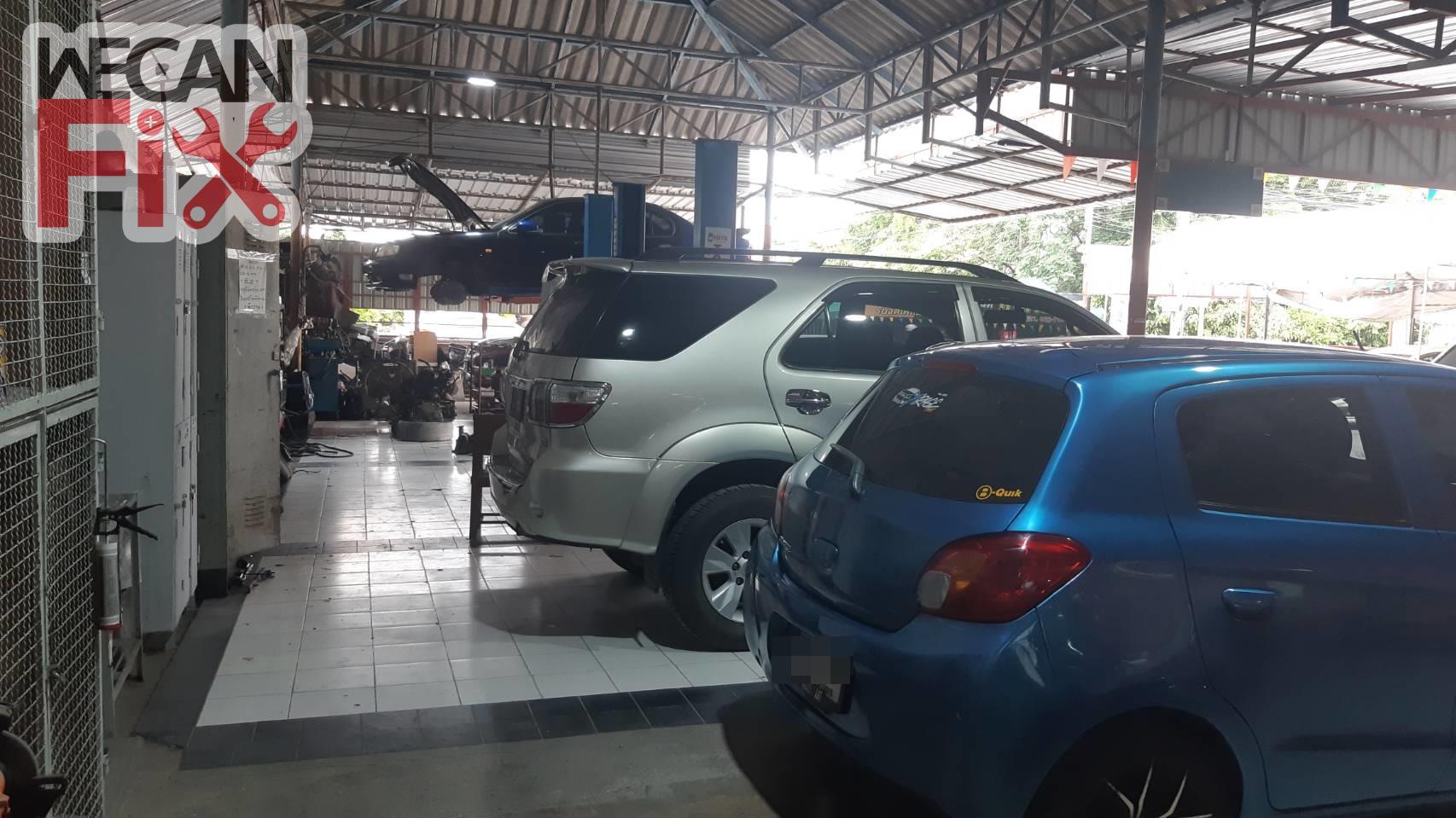 ที่จอดรถรอส่งคืนลูกค้า