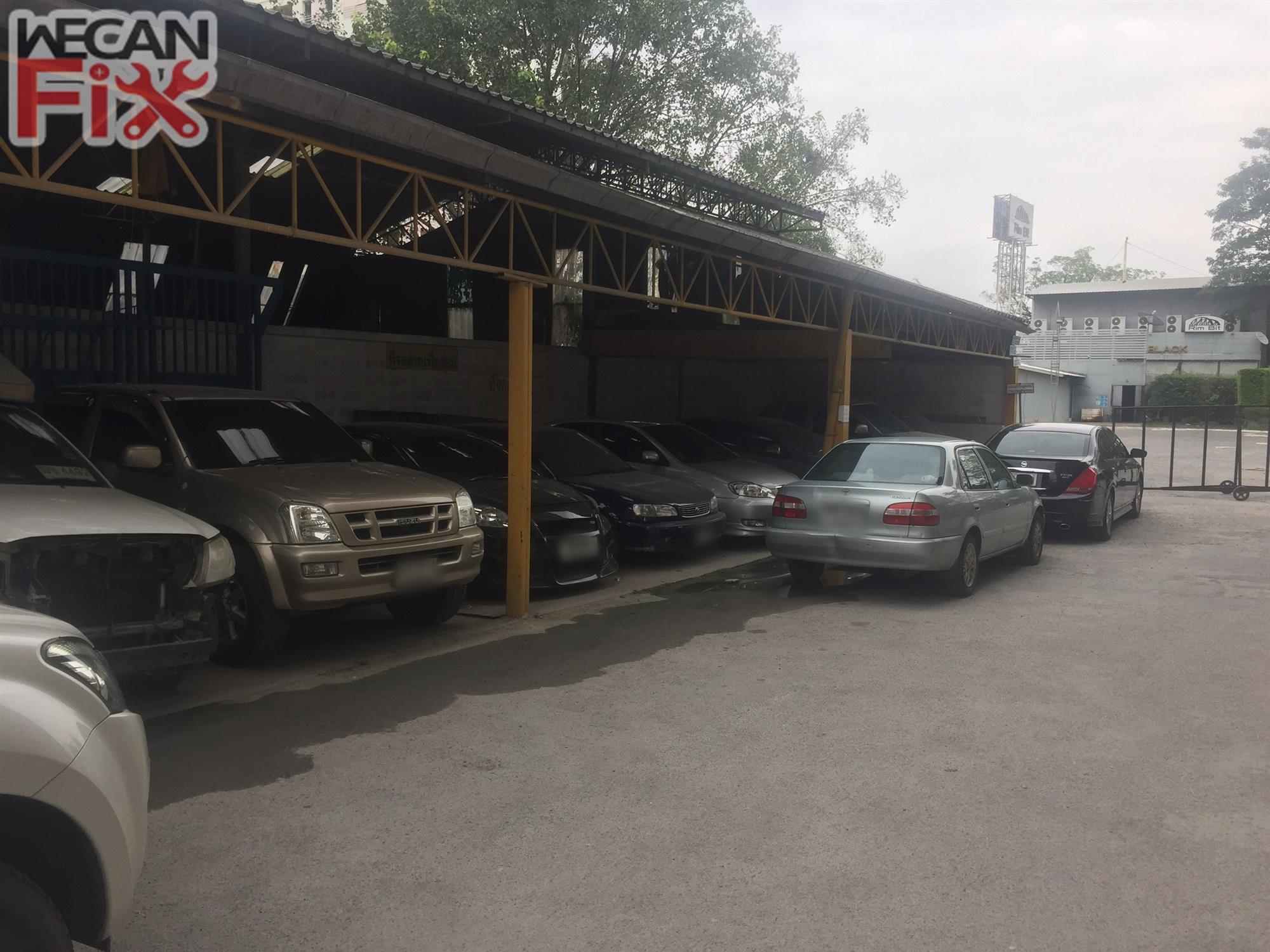 ที่จอดรถรอส่งคืนลูกค้า