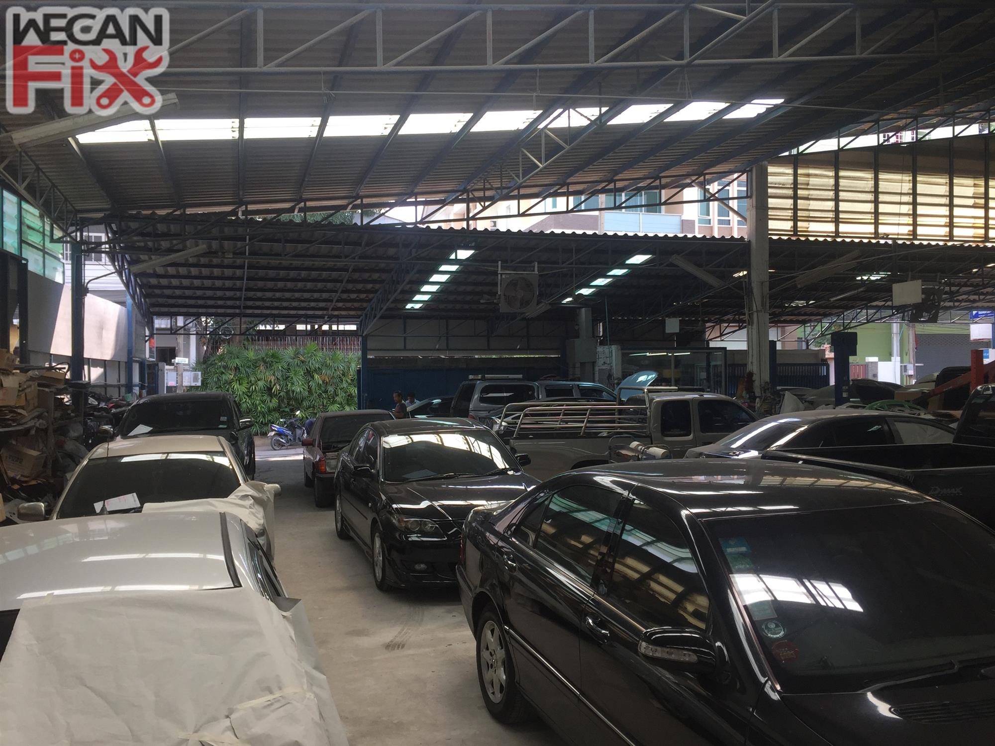 ที่จอดรถรอส่งคืนลูกค้า