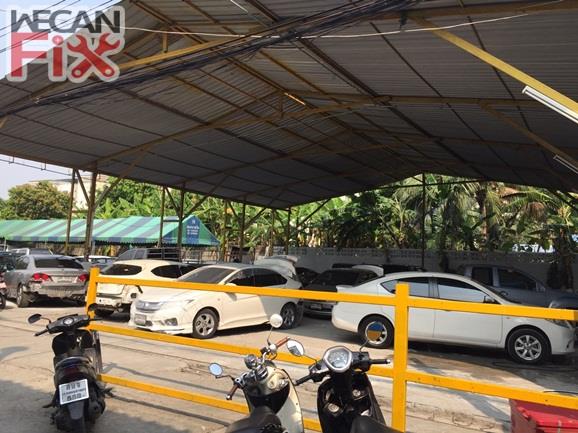 ที่จอดรถรอส่งคืนลูกค้า