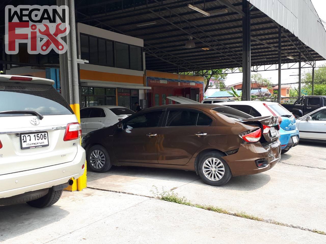 ที่จอดรถรอส่งคืนลูกค้า