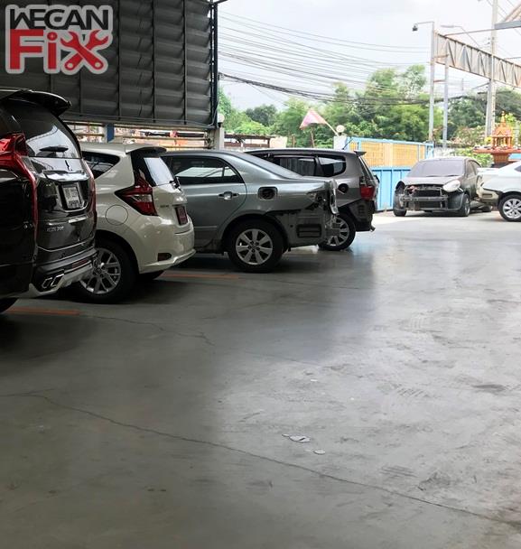 ที่จอดรถรอส่งคืนลูกค้า