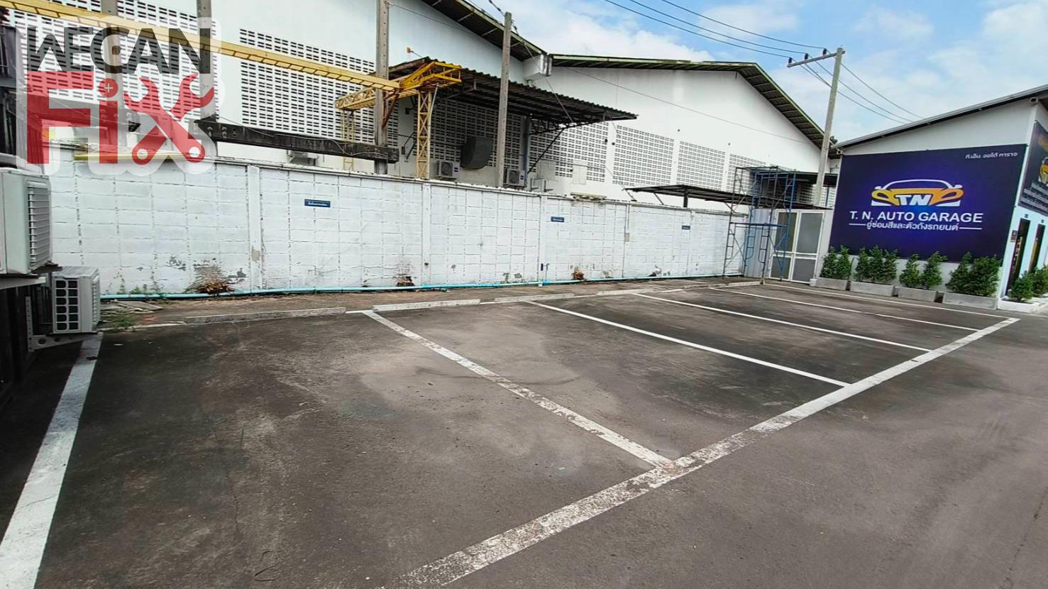 ที่จอดรถรอส่งคืนลูกค้า