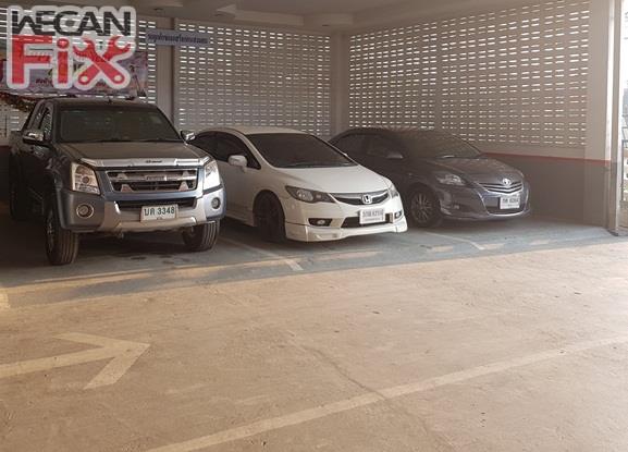 ที่จอดรถรอส่งคืนลูกค้า