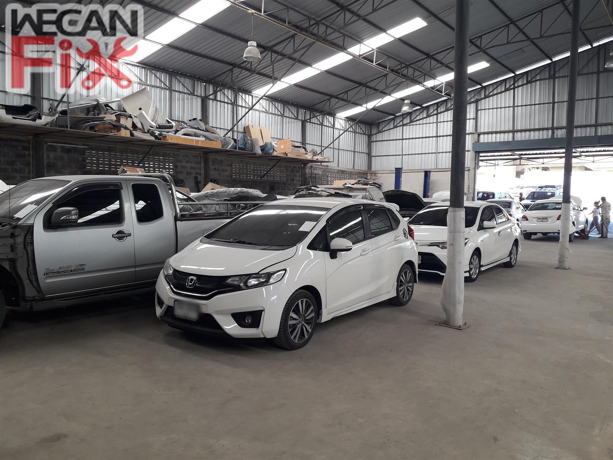 ที่จอดรถรอส่งคืนลูกค้า