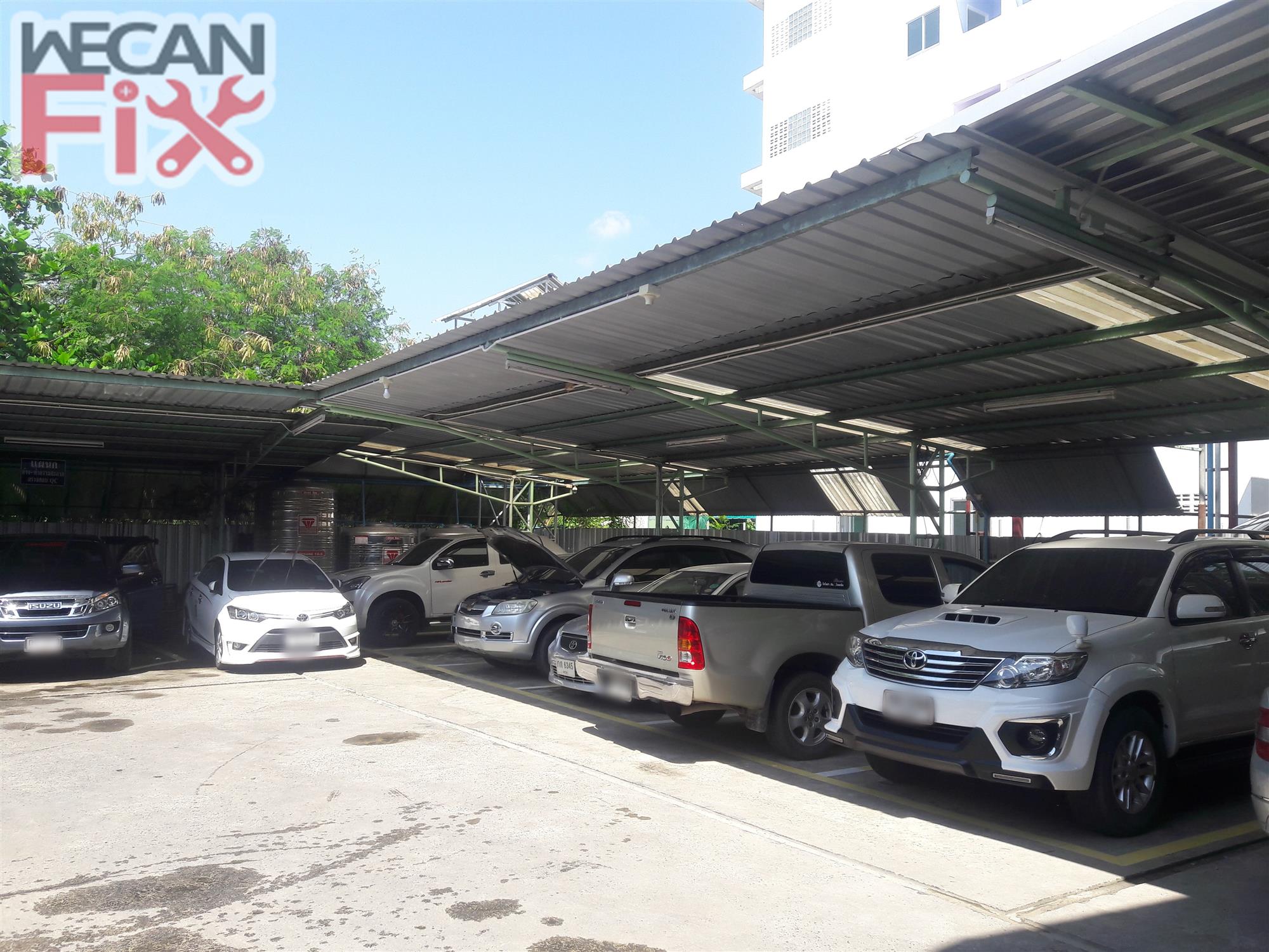 ที่จอดรถรอส่งคืนลูกค้า