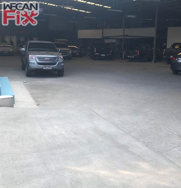 ที่จอดรถรอส่งคืนลูกค้า