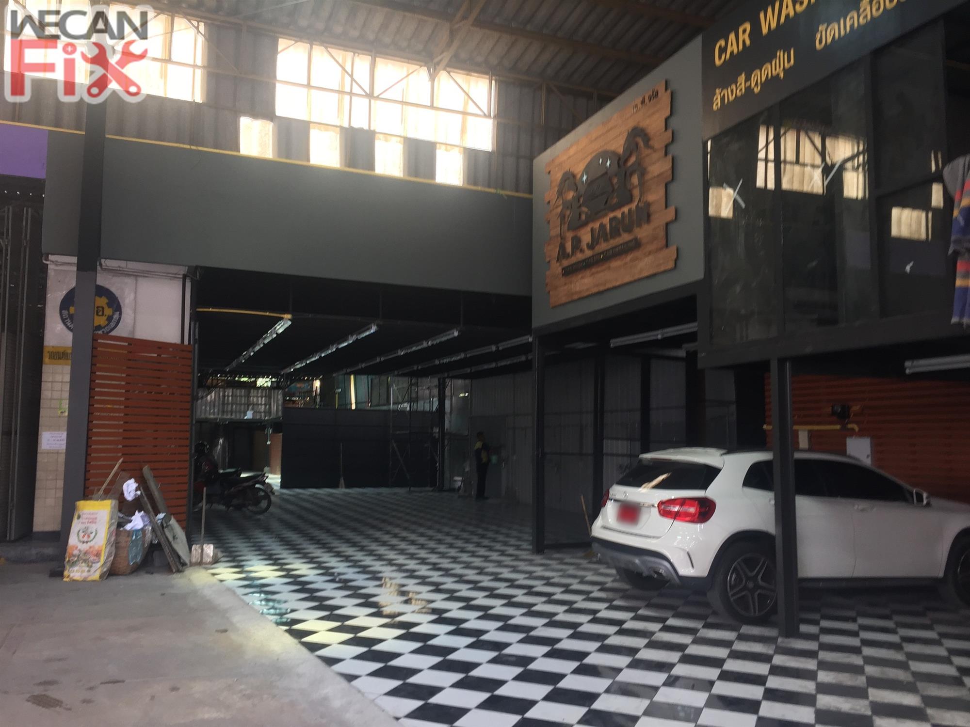 ที่จอดรถรอส่งคืนลูกค้า