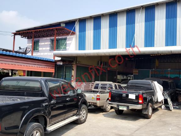 ที่จอดรถรอส่งคืนลูกค้า