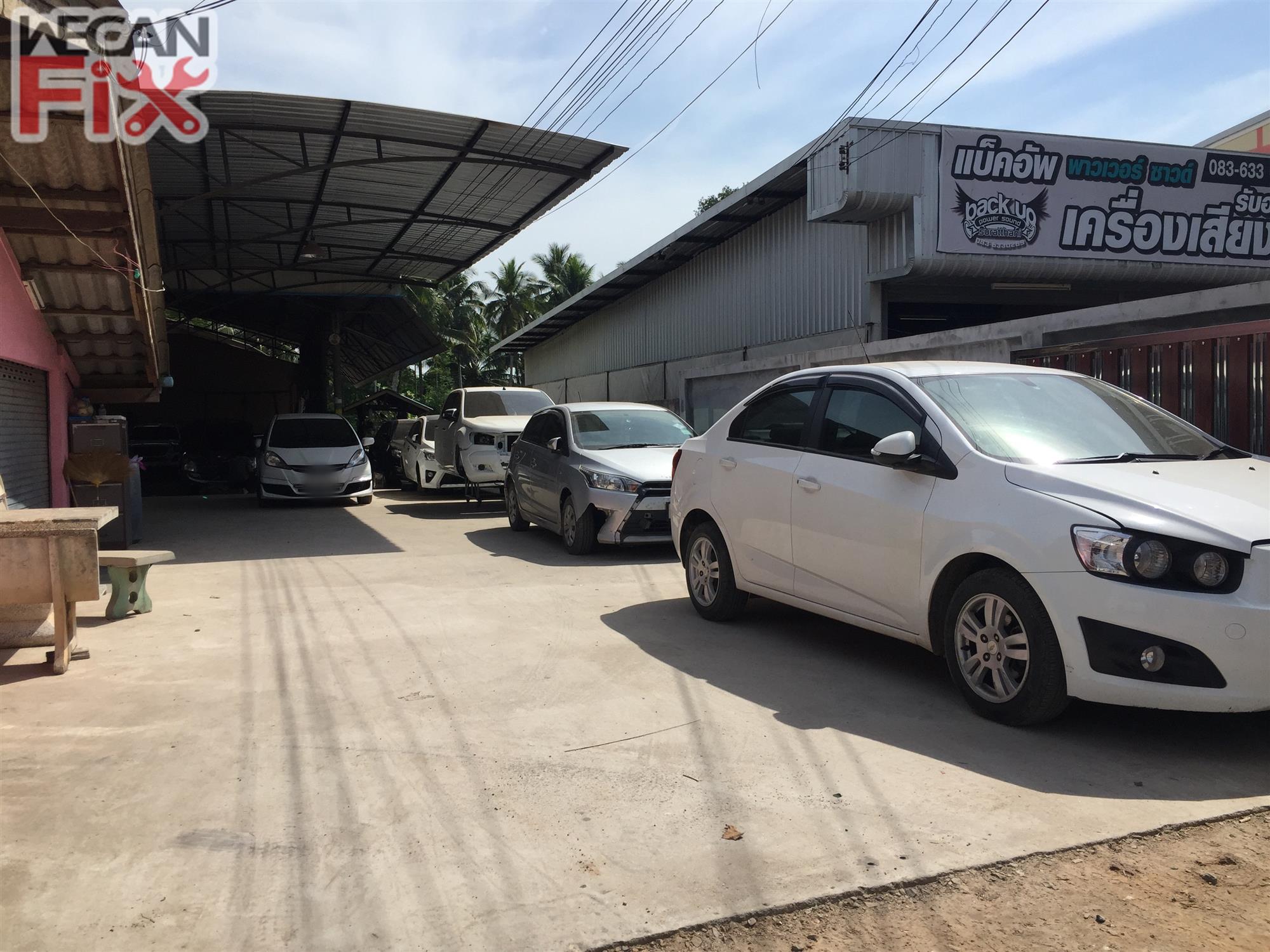 ที่จอดรถรอส่งคืนลูกค้า