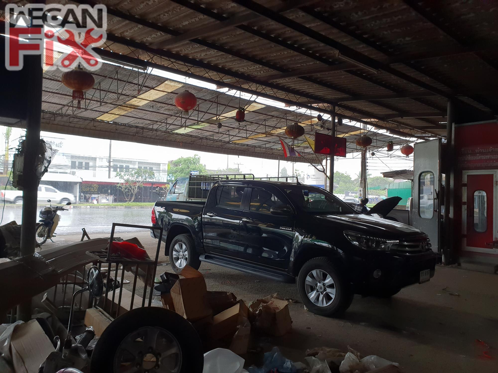 ที่จอดรถรอส่งคืนลูกค้า