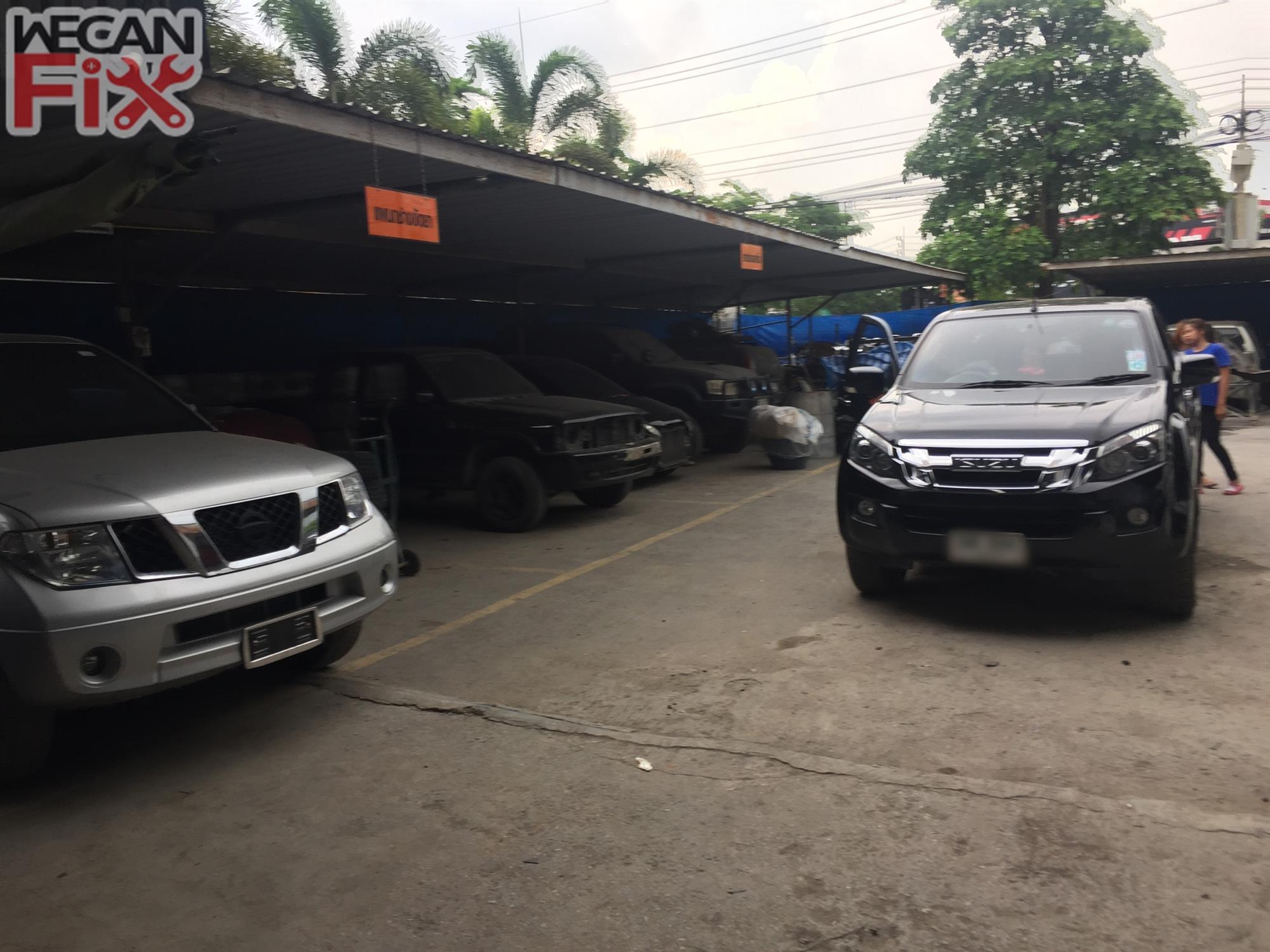 ที่จอดรถรอส่งคืนลูกค้า