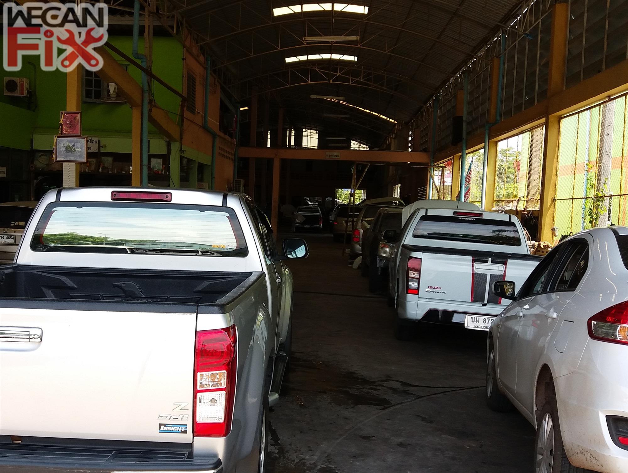 ที่จอดรถรอส่งคืนลูกค้า