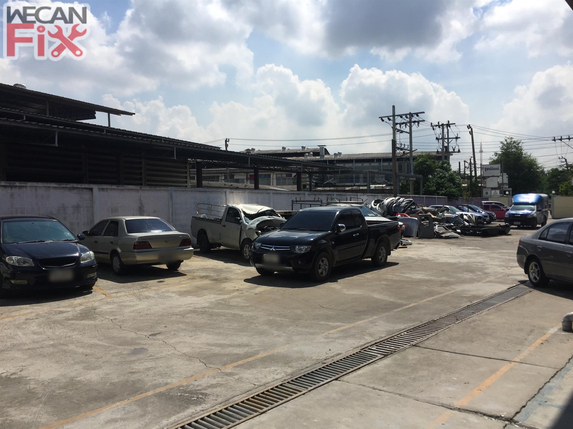 ที่จอดรถรอส่งคืนลูกค้า