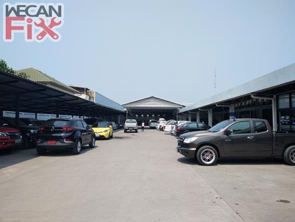 ที่จอดรถรอส่งคืนลูกค้า