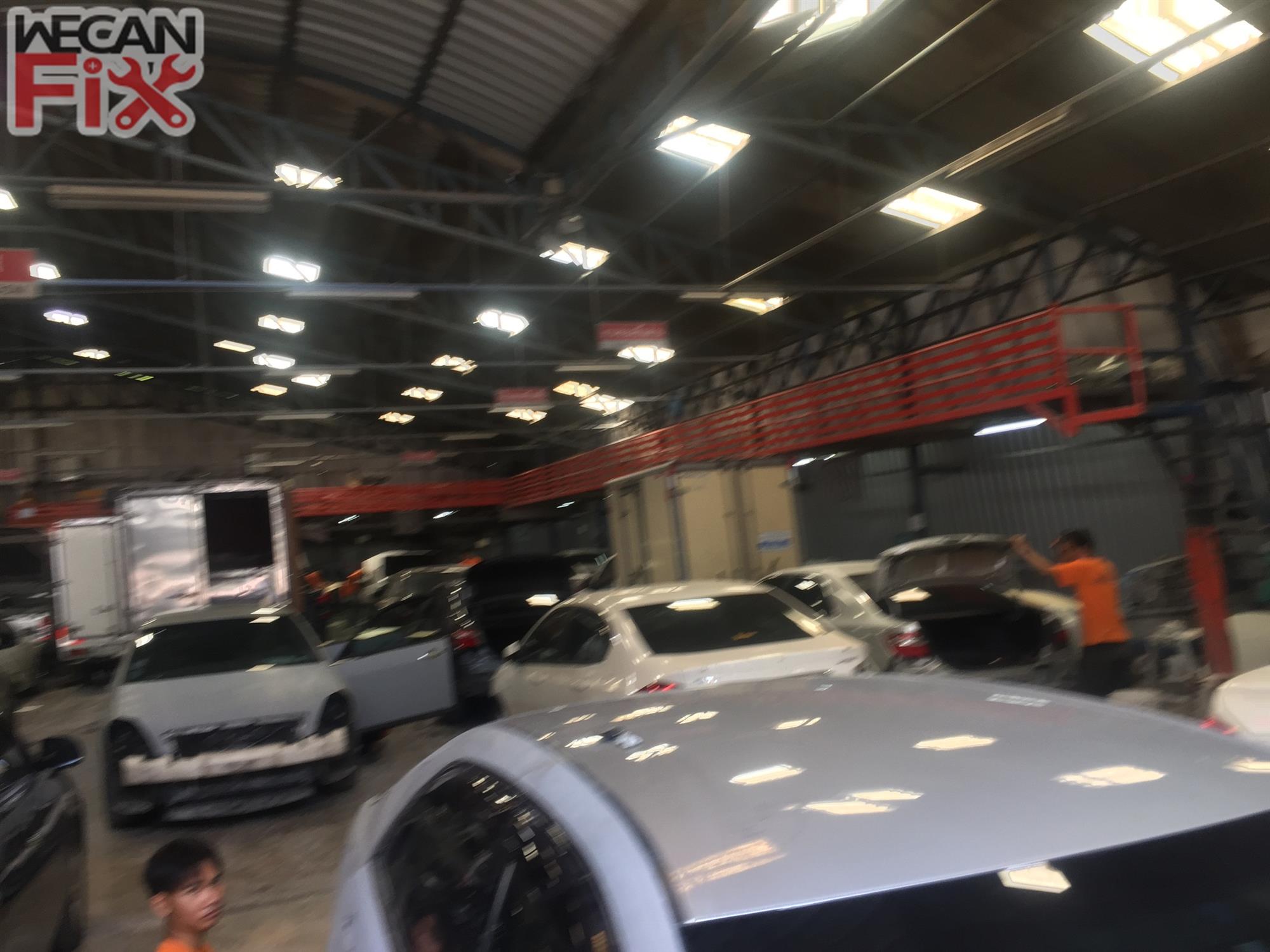 ที่จอดรถรอส่งคืนลูกค้า